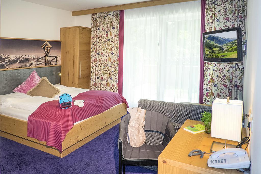 Hotel Talblick Σάαλμπαχ-Χίντεργκλεμ Εξωτερικό φωτογραφία
