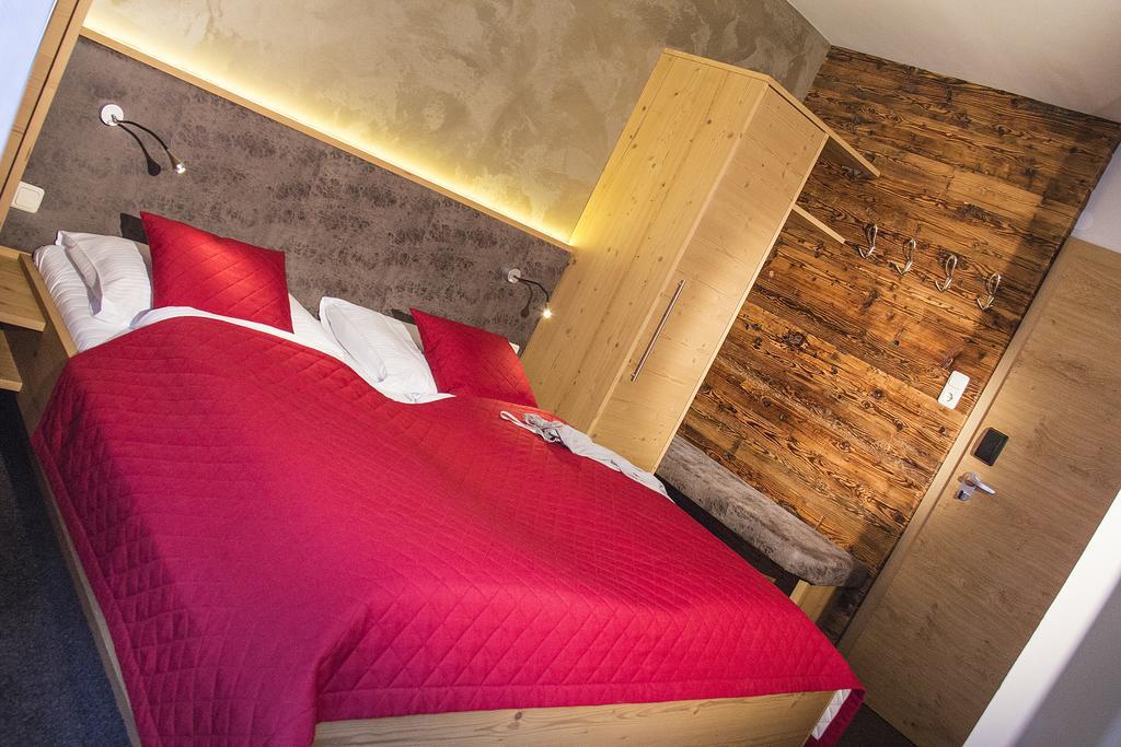 Hotel Talblick Σάαλμπαχ-Χίντεργκλεμ Εξωτερικό φωτογραφία