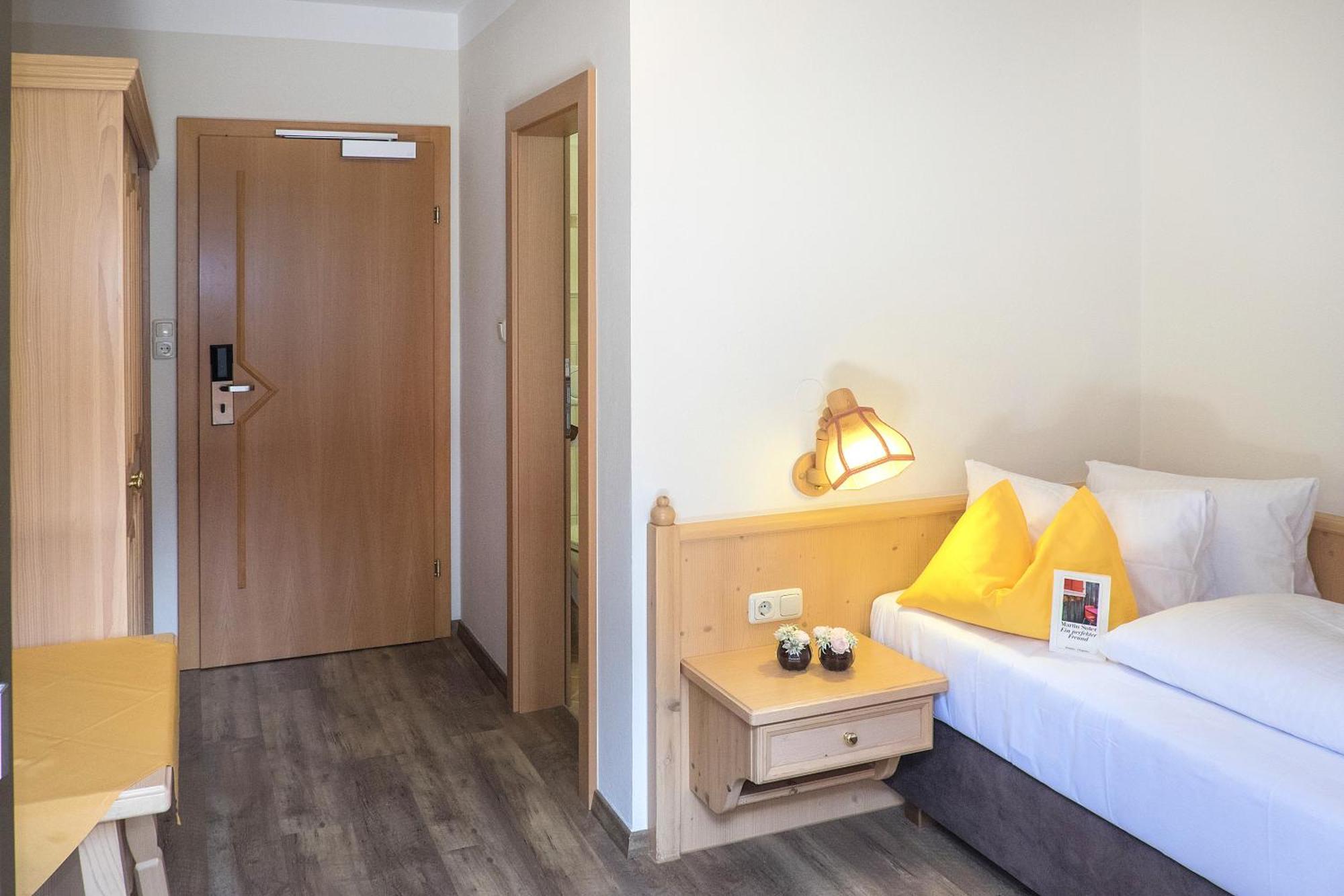 Hotel Talblick Σάαλμπαχ-Χίντεργκλεμ Δωμάτιο φωτογραφία