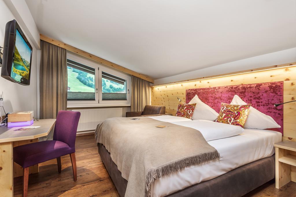 Hotel Talblick Σάαλμπαχ-Χίντεργκλεμ Δωμάτιο φωτογραφία